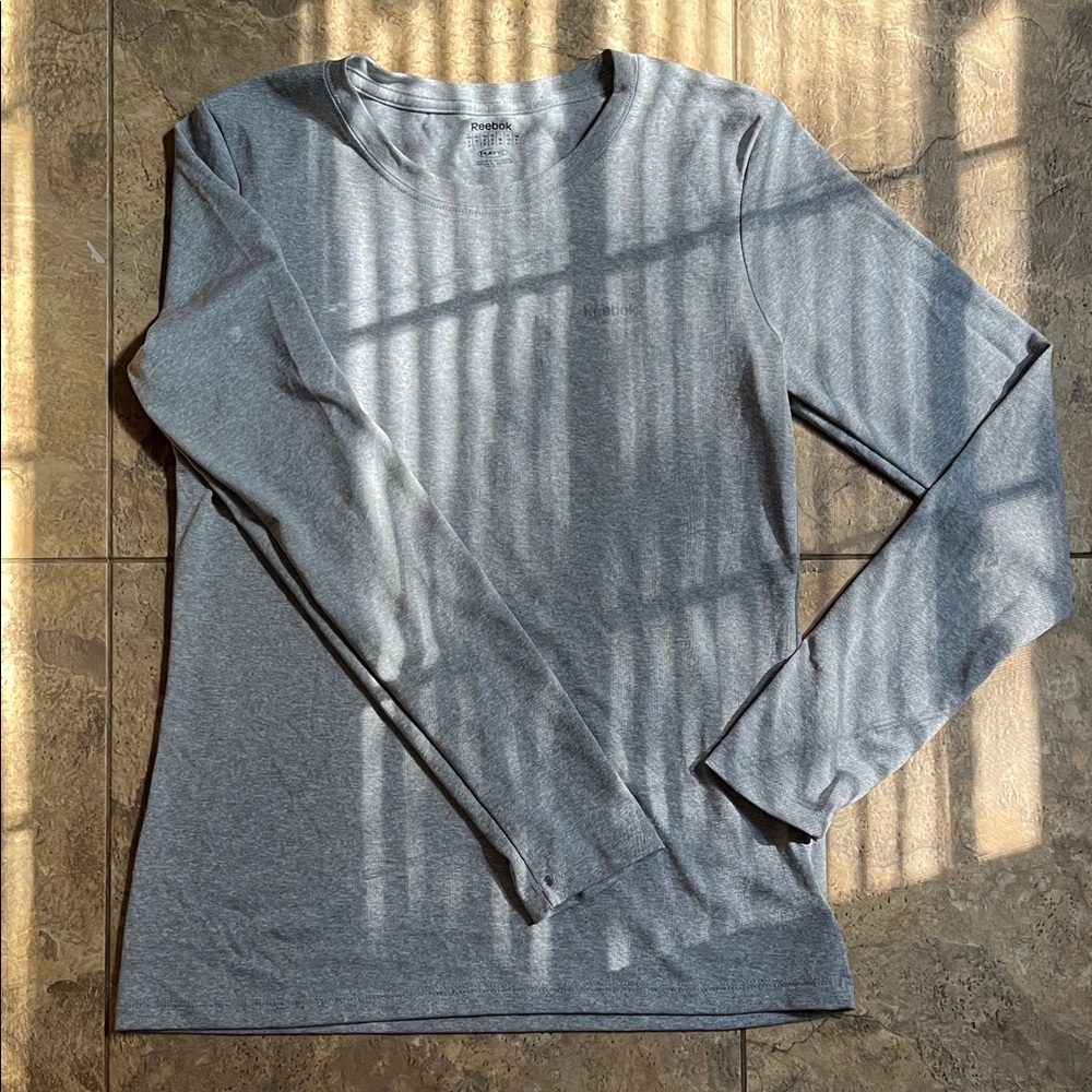 NWOT Reebok Heather Gray Women's Long Sleeve Tee
